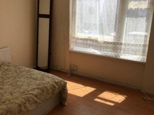 Double bedrooms, Spacious & airy, 5 mins from Barking station