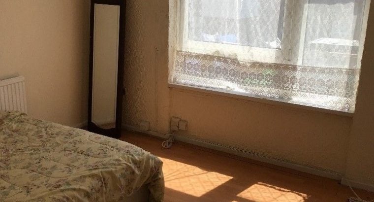 Double bedrooms, Spacious & airy, 5 mins from Barking station