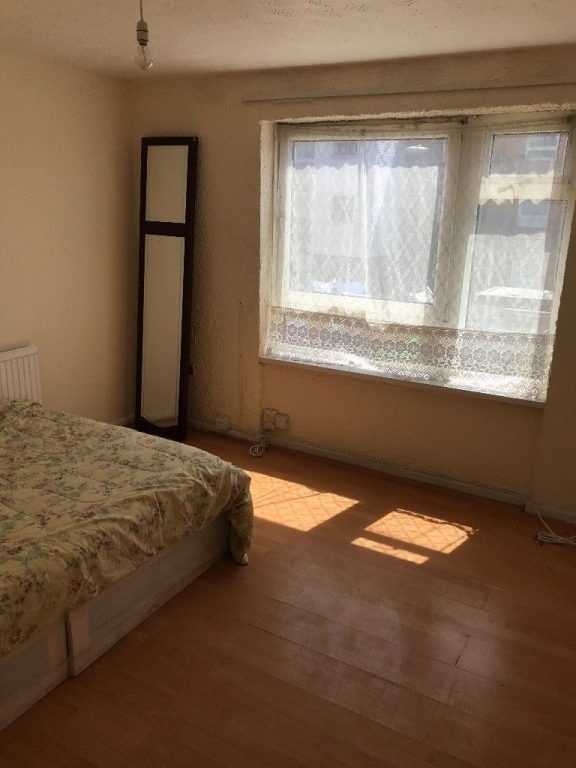 Double bedrooms, Spacious & airy, 5 mins from Barking station