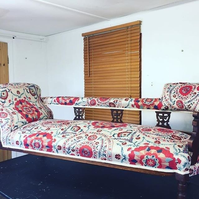 BESPOKE HEADBOARDS AND FOOTSTOOLS – MODERN & TRADITIONAL UPHOLSTERY / FABRIC RE-COVERING