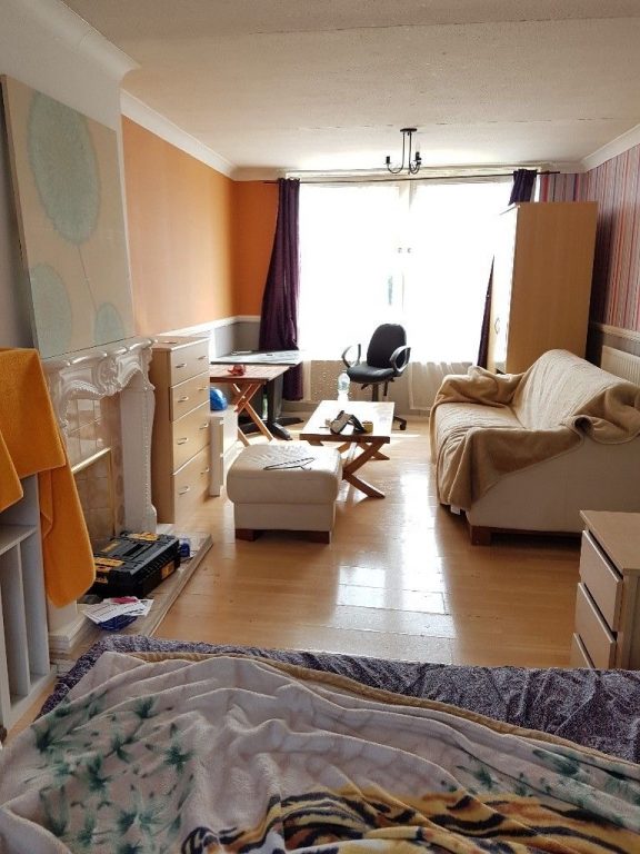 Barking East London – Large king size room in quite and tidy flat
