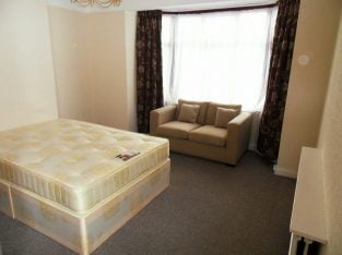 Double room to rent in Seven Kings
