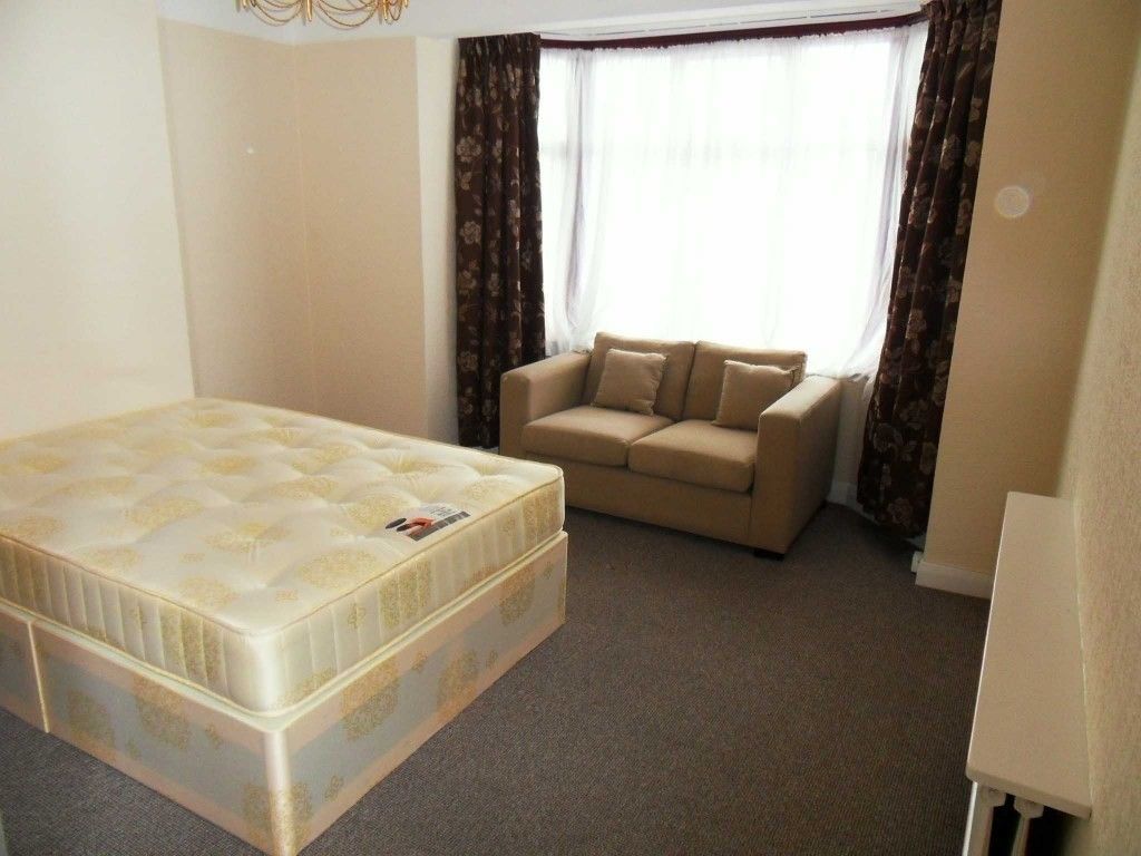 Double room to rent in Seven Kings