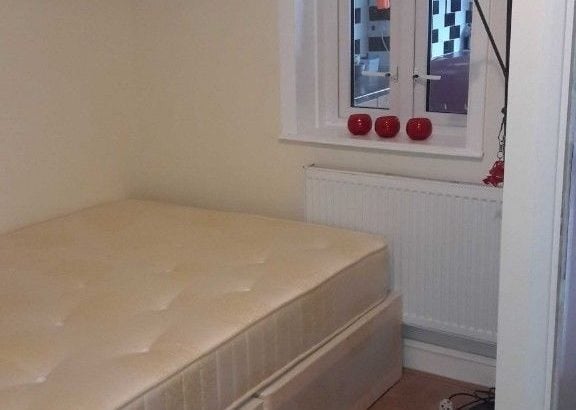 Ilford – Double room to rent