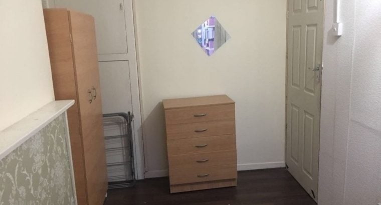 Quiet place, Large single room in Limehouse