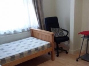 Large Double room available at SUDBURY HILL