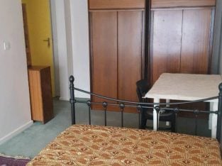 Fully furnished Triple room to let
