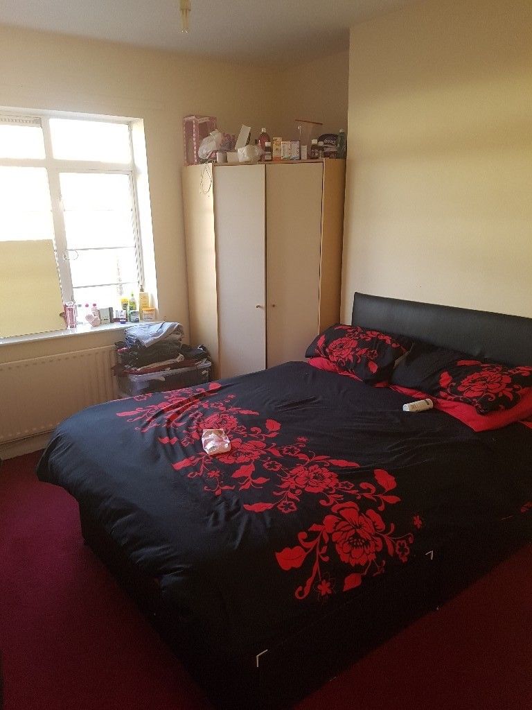 To swap 3 bed maisonette wanting a 4 or 5 bed