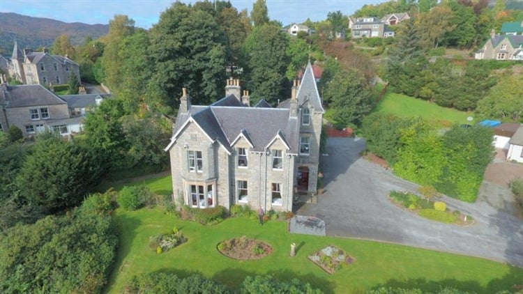 10 Bedroom Traditional Victorian Guest House For Sale