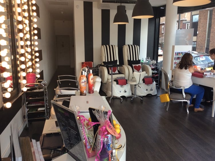 Leasehold Successful Beauty Salon & Clinic For Sale