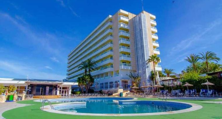 Mallorca : 3-star all-inc w/flts £99pp