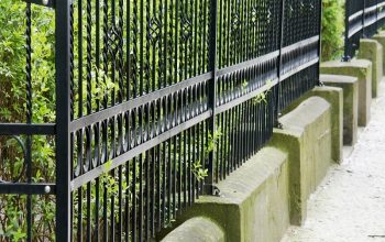 Premier Garden Fencing Services Await for Privacy and Safety