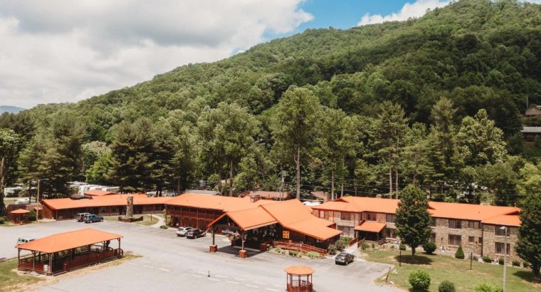 Smoky falls Lodge
