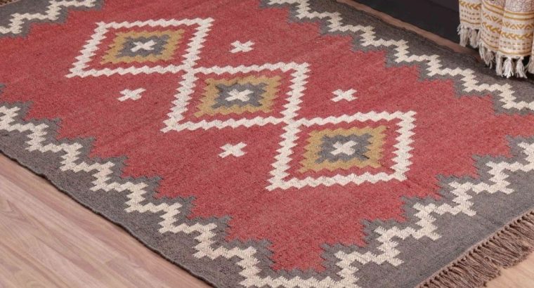 Handwoven Wool Kilim Rug – Traditional Flatweave Design