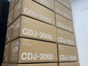 Pioneer DJ CDJ-3000, AlphaTheta CDJ-3000X, Technics SL-1210M